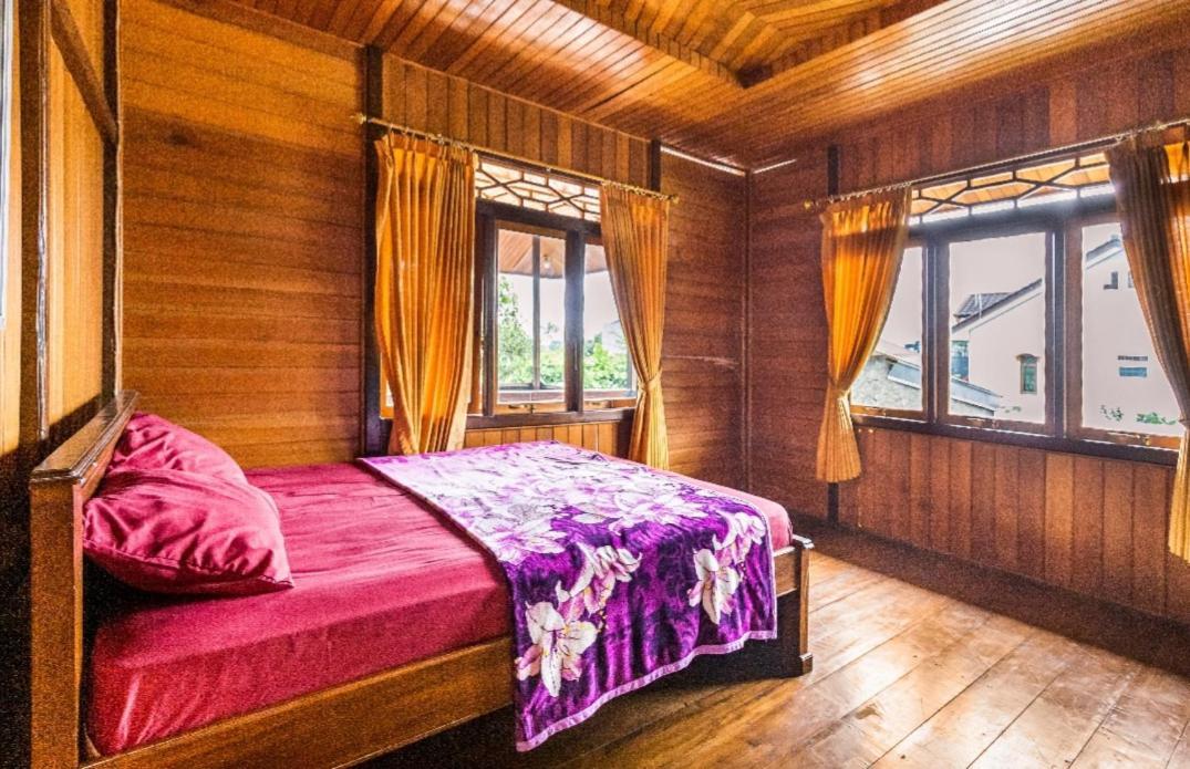 Villa Anjung Balak Tjisarua Exterior foto