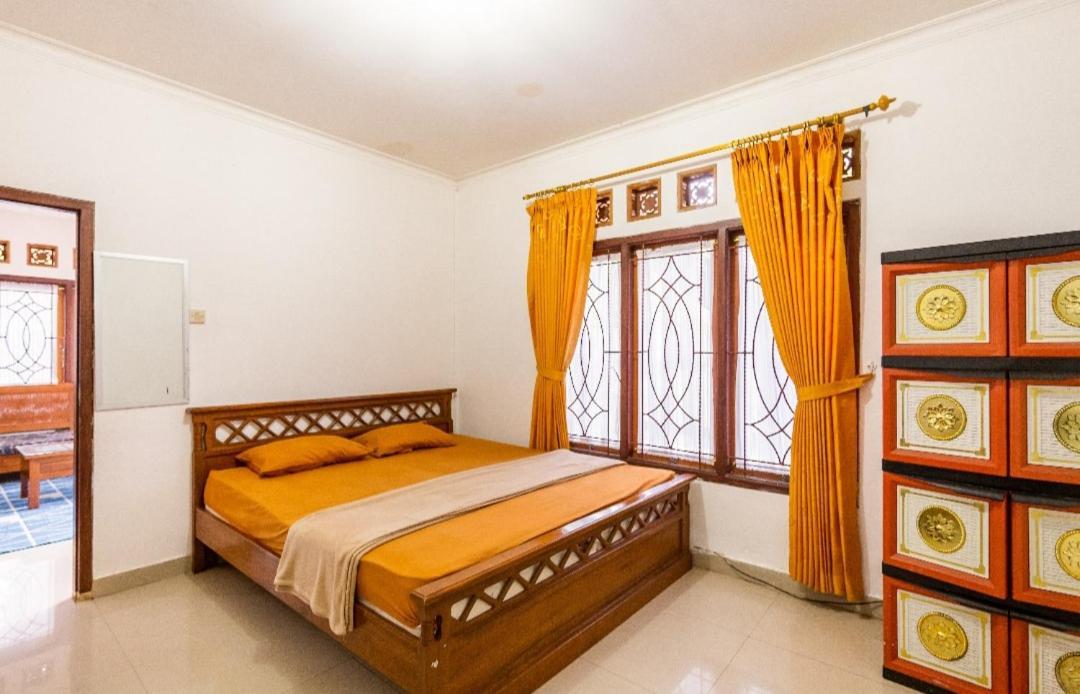 Villa Anjung Balak Tjisarua Exterior foto