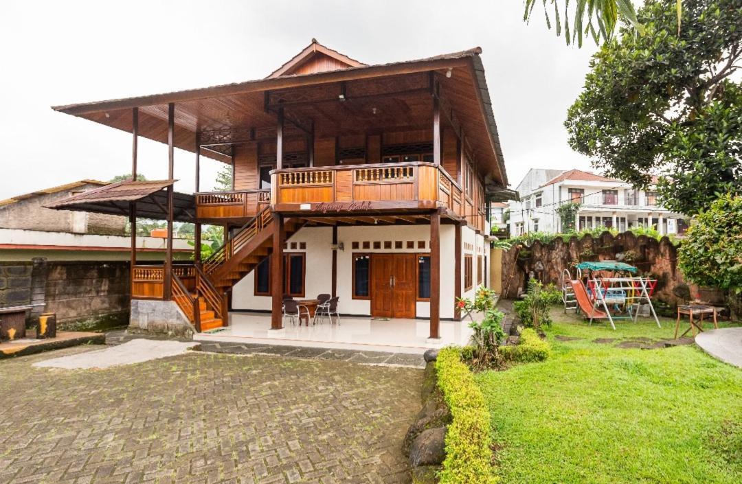 Villa Anjung Balak Tjisarua Exterior foto