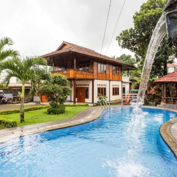 Villa Anjung Balak Tjisarua Exterior foto